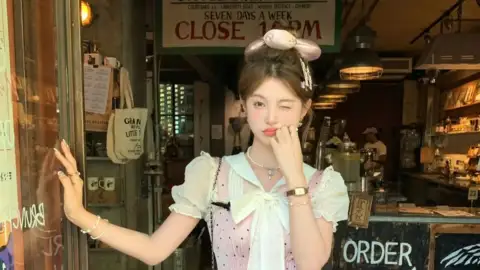 男子雇吊车砍树