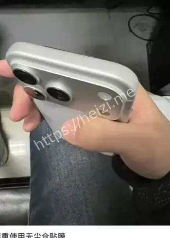 iPhone17贴膜划痕成因